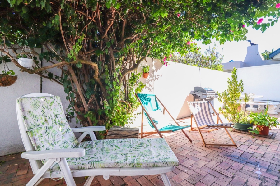 To Let 2 Bedroom Property for Rent in Voelklip Western Cape